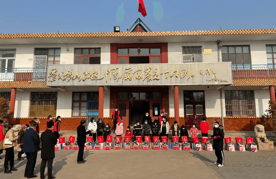 寒冬里的温暖：小门神传媒赴莒南慰问孤贫儿童，捐赠助学物资
